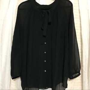 Black neck tie blouse lane Bryant Sz. 18/20